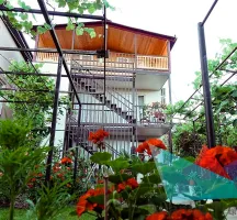 Гостевой дом 'Летний сад' в Сухуми